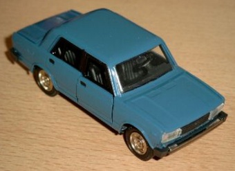 Lada VAZ 2105.bmp (158256 Byte)